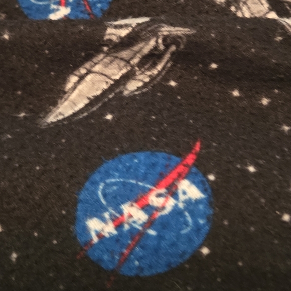 Boys size 6 lot - 2 pj bottoms, 1 swim trunks, 1 shorts, 2 tops - Picture 7 of 16